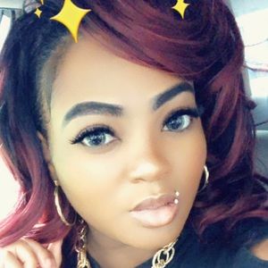 Meet your Posher, Yolanda